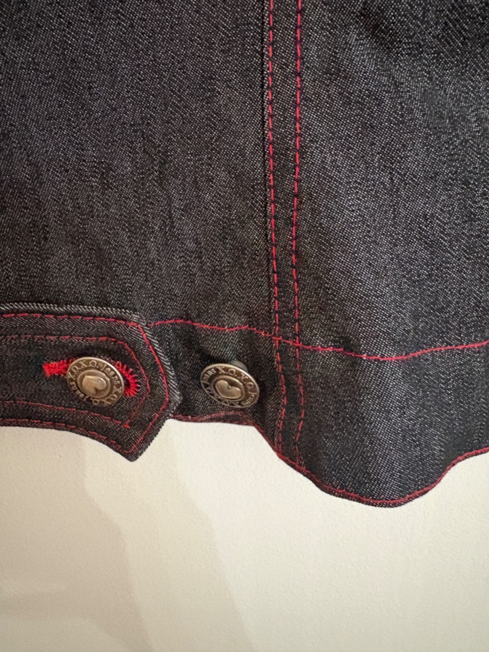 VINTAGE 1990s X0X0 JEANS Dark Blue with Red thread detail Denim Jacket - Size S - Picture 11 of 14